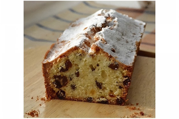 Ванильный кекс с изюмом