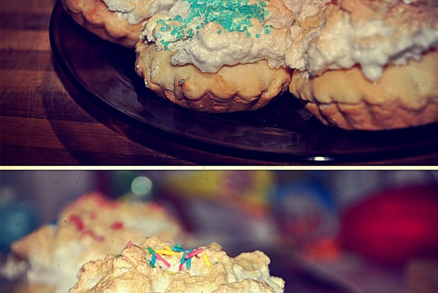 Маффины с глазурью из белкового крема