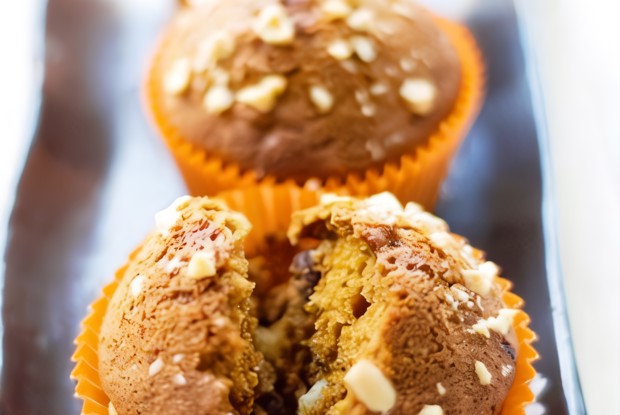 Маффины с грецкими орехами и джемом