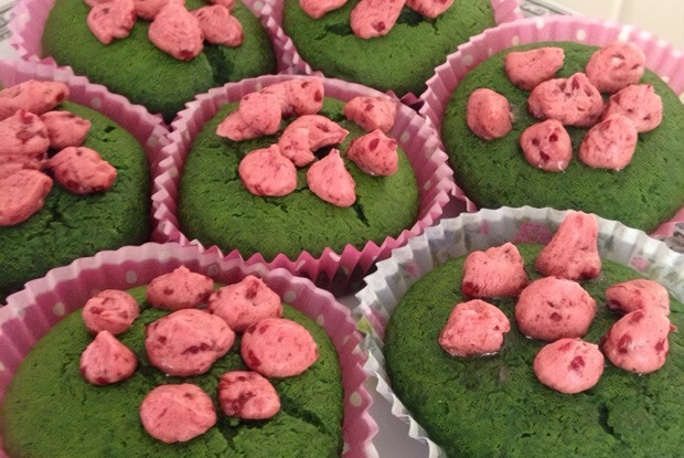 Маффины со шпинатом и белым шоколадом