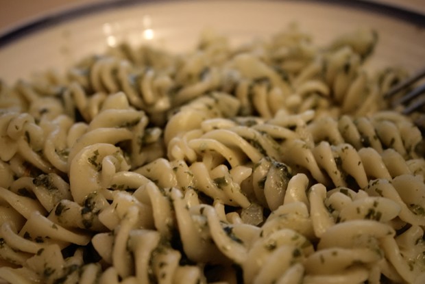 Макароны с соусом из шпината