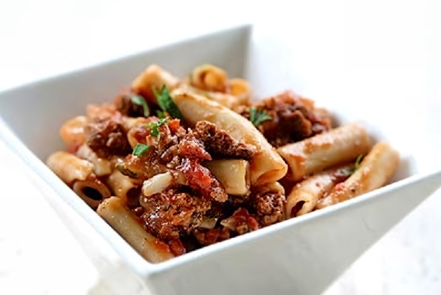 Макароны с тушенкой по-деревенски