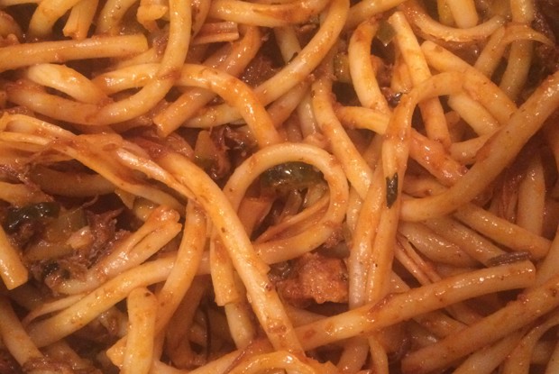 Макароны с тушенкой