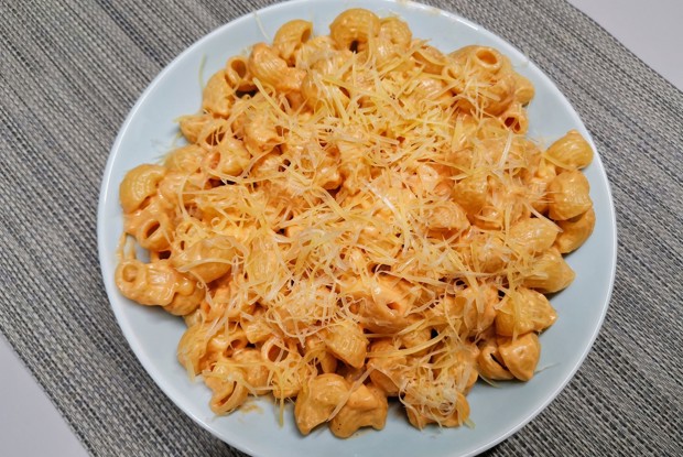 Макароны мецци-гомити с сыром и томатным соусом