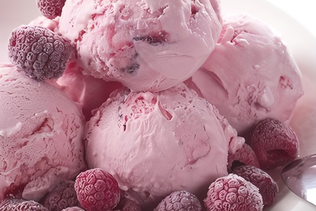 Малиновое йогуртовое мороженое