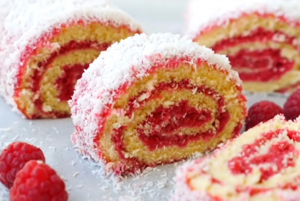 Малиновый рулет