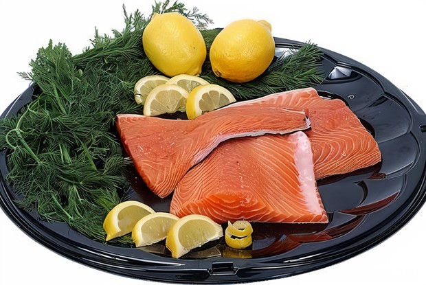Малосольная горбуша, маринованная в лимонном соке