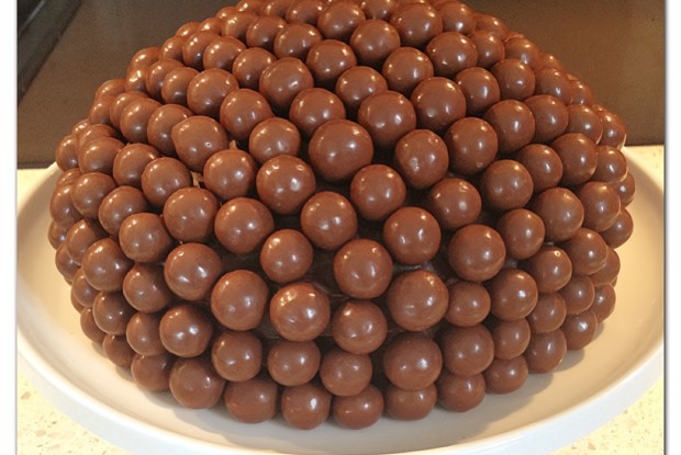 Maltesers cake