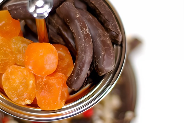 Манго и абрикосы в шоколаде