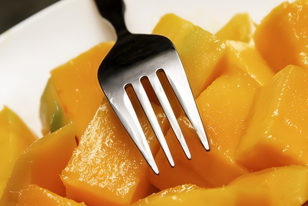 Манго в имбирно-мятном сиропе