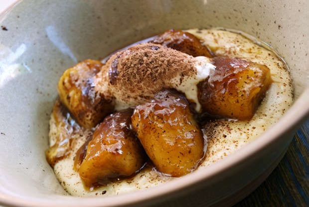 Манная каша с соте из бананов и кремом из маскарпоне