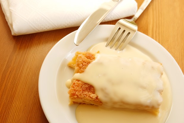 Манный пудинг с кабачками и яблоками