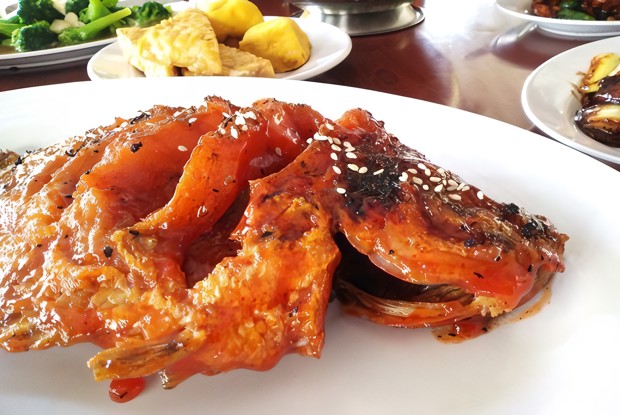 Маринад на свежих томатах с луком и приправами