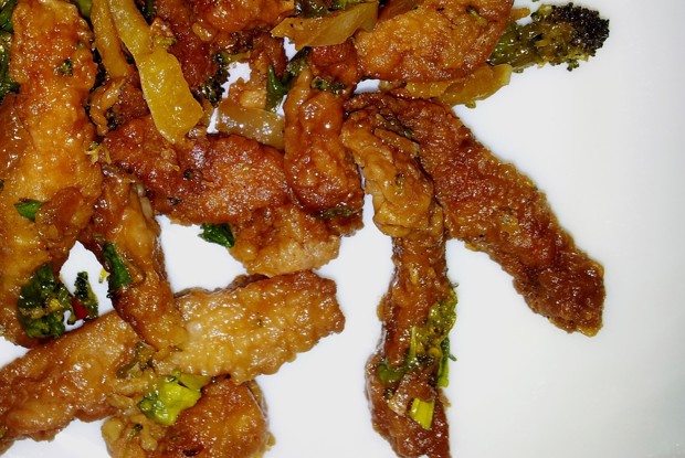 Маринованная свинина с овощами и острым перцем