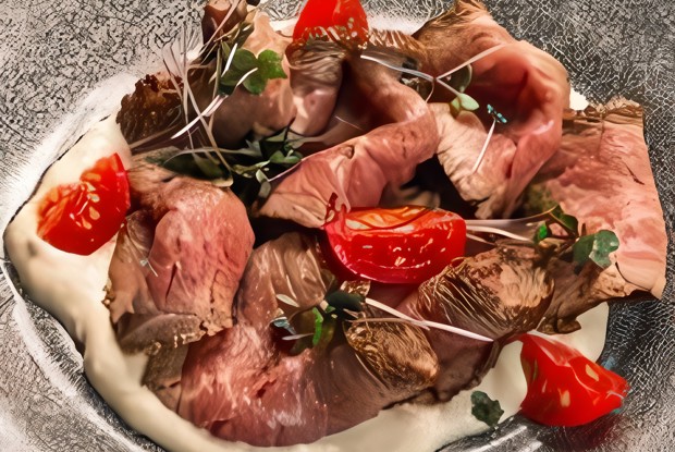 Маринованная телятина с соусом «Кунжутный Тонато»