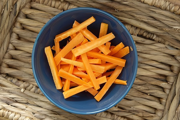 Маринованные морковные палочки