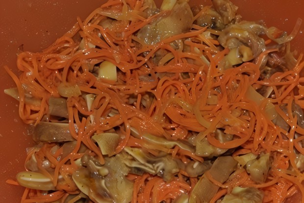 Маринованные свиные уши по-корейски