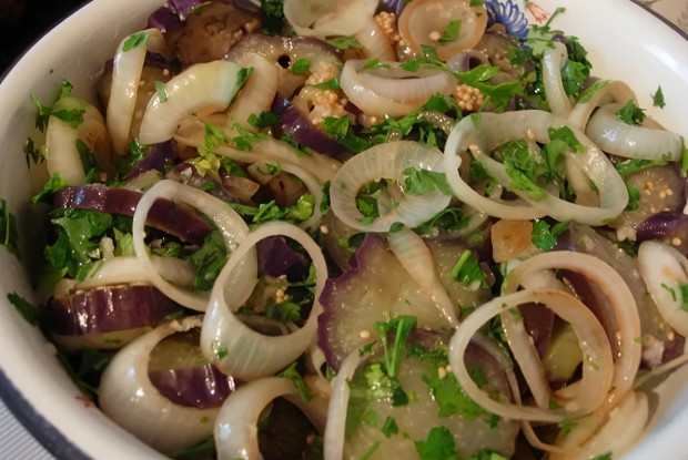 Маринованные баклажаны с луком