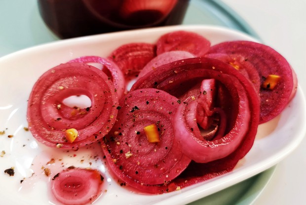 Маринованный медовый лук к мясу