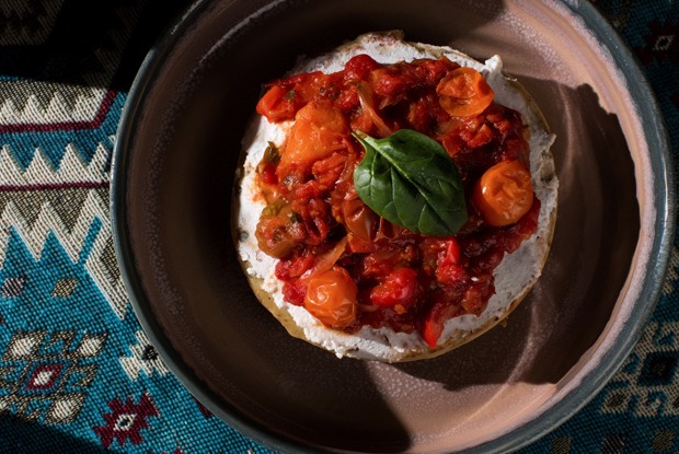 Марокканские блины с надуги и томатами