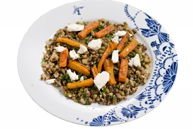 Маш с печеной морковью и сыром фета