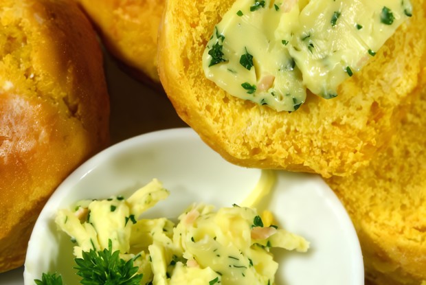 Масло с копченым лососем и укропом