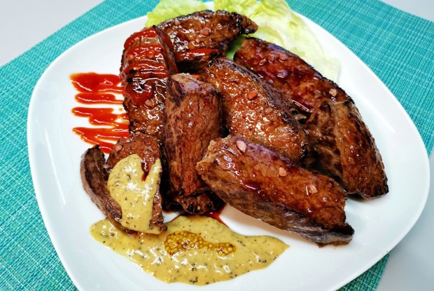 Медальоны из говядины с французским соусом