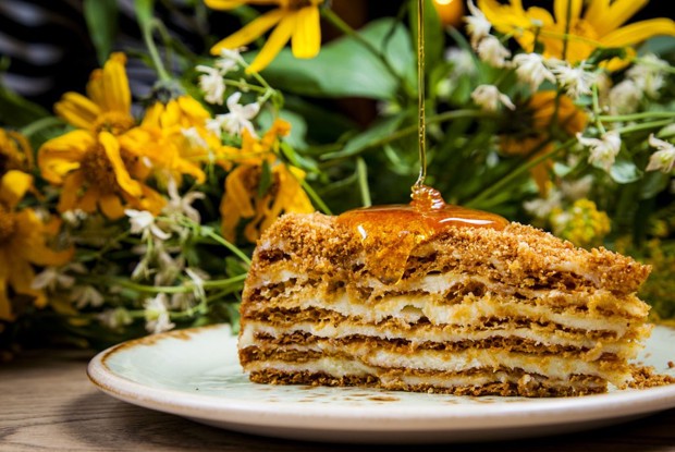 Медовик на заварном тесте с кремом из сгущенки