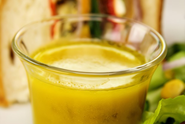 Медово-горчичная заправка для салата