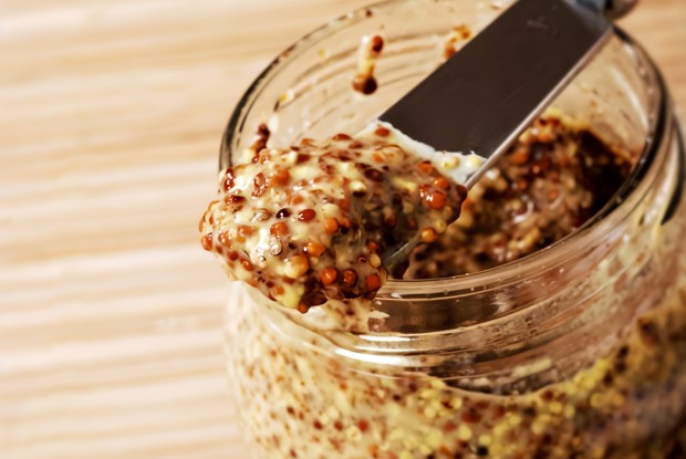 Медово-горчичная заправка с маком