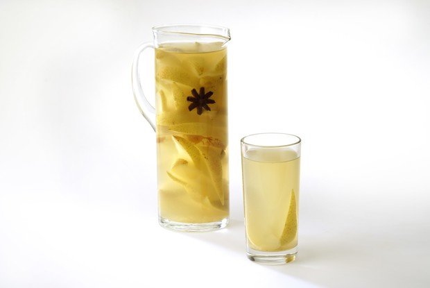 Медовый компот с грушами и пряностями