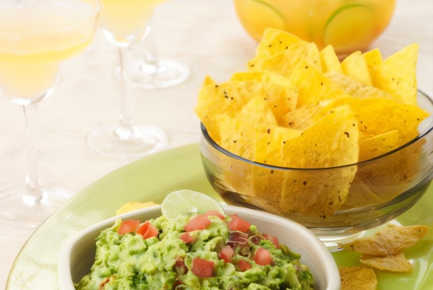 Мексиканская закуска из фасоли и авокадо