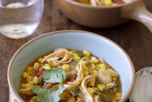 Мексиканский куриный суп с овощами и зелеными бананами