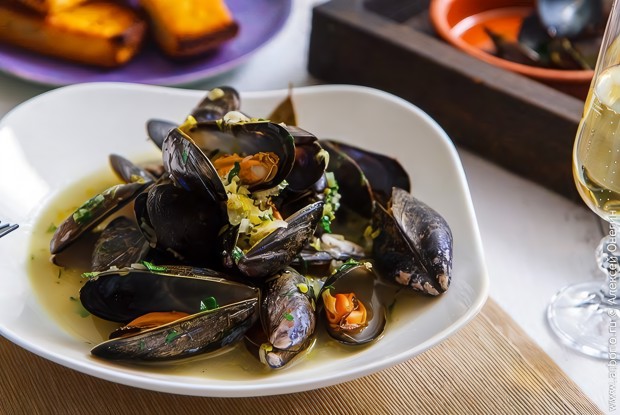 Мидии в белом вине по-тайски от Алексея Зимина