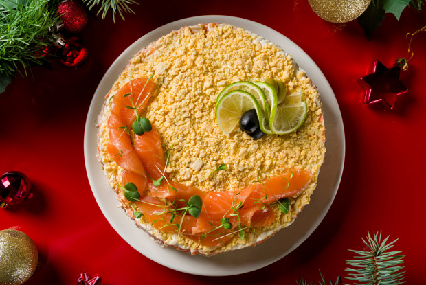 «Мимоза» с консервированным тунцом и слабосоленым лососем