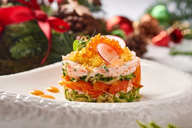 «Мимоза» с крабом и авокадо