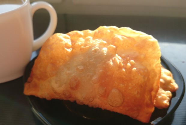 Мини-чебуреки из заварного теста