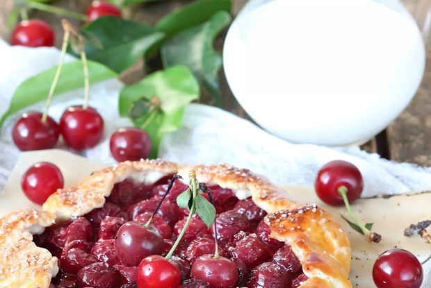 Мини-галеты с вишней для воскресного завтрака