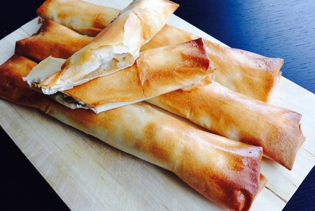 Мини-штрудели с яблоками и кедровыми орешками