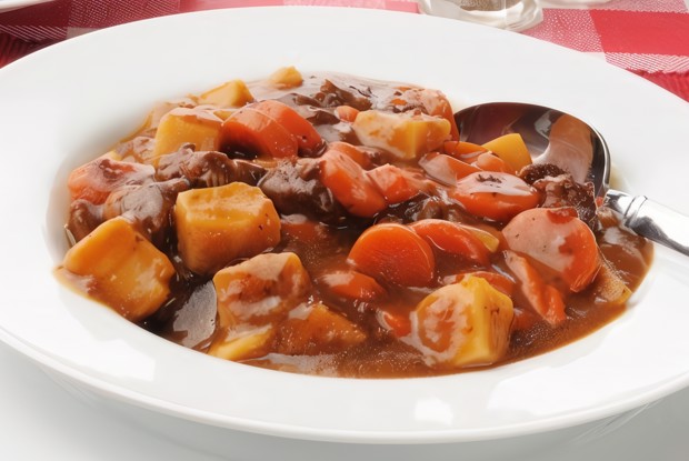 Мясное рагу с овощами и грибами