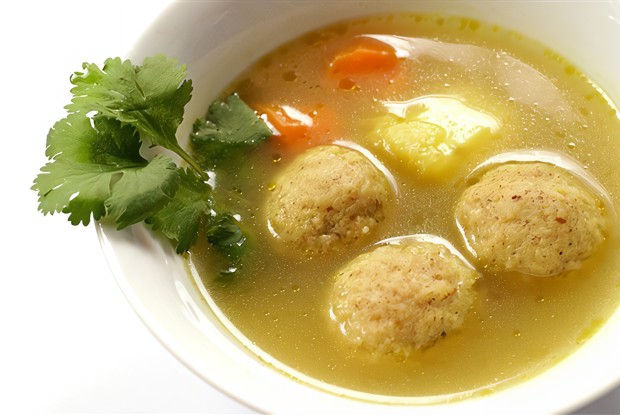 Мясной бульон с картофельными клецками