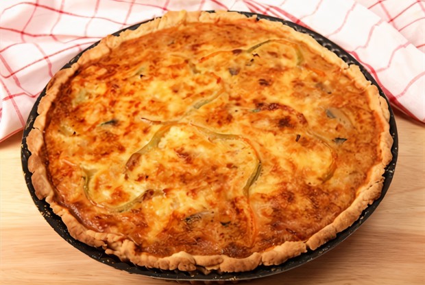 Мясной пирог с хреном в микроволновой печи