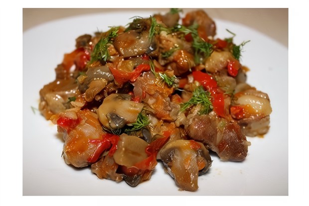 Мясо, тушеное с шампиньонами и сладким перцем