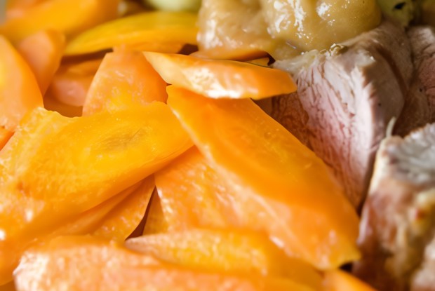 Морковь в молочном соусе