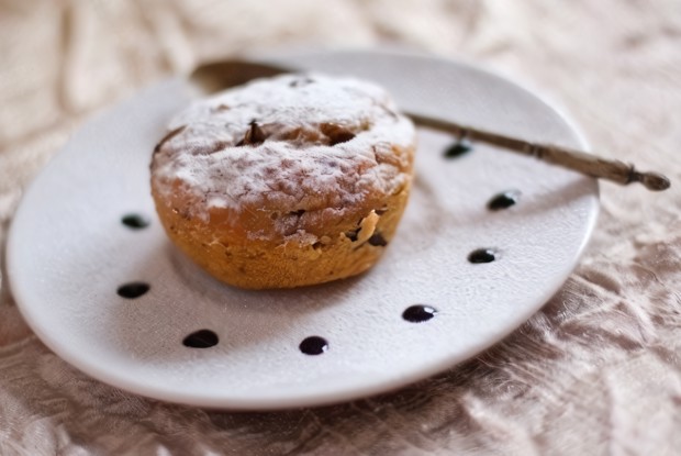 Морковные маффины с изюмом и орехами