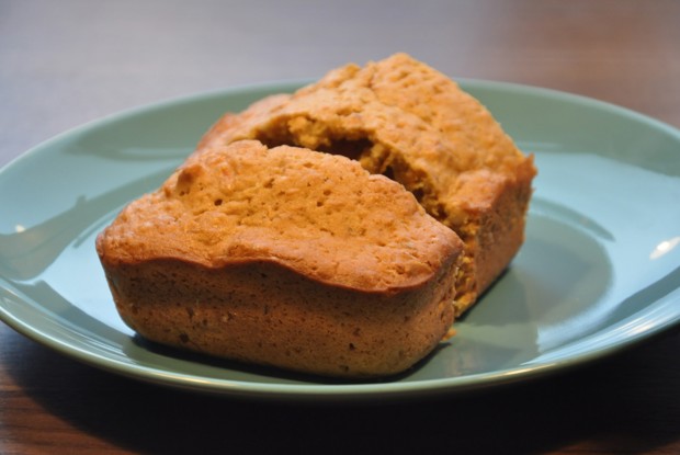 Морковный кекс с орехами