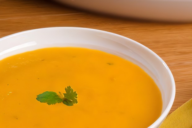 Морковный суп-пюре с кориандром и вермутом