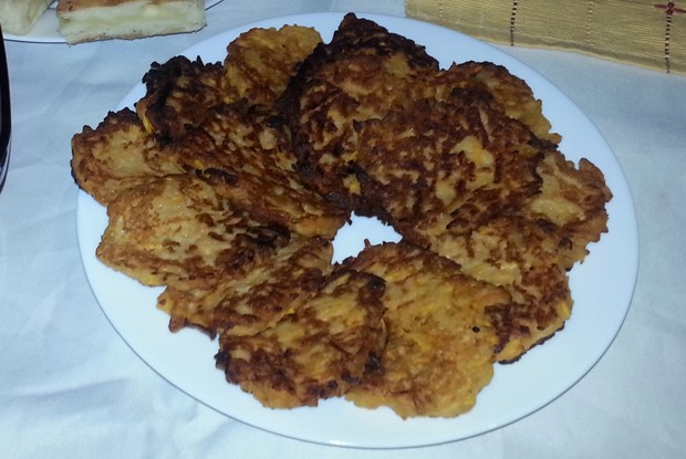 Морковно-яблочные оладьи