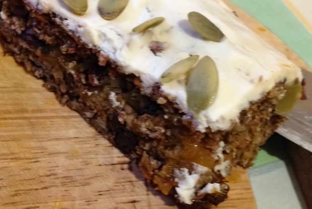 Морковно-овсяный пирог с курагой без сахара