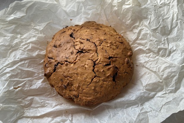 Морковный кекс с орехами и шоколадом